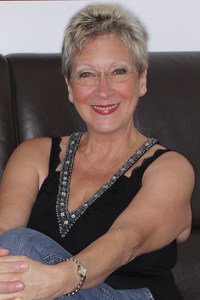 Angie (EU) - Mature.nl