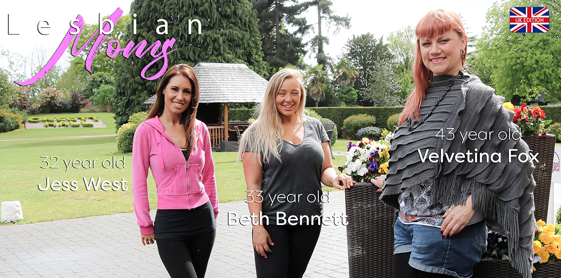 Velvetina Fox, Beth Bennett and Jess West Share a Bed...and Eachother!