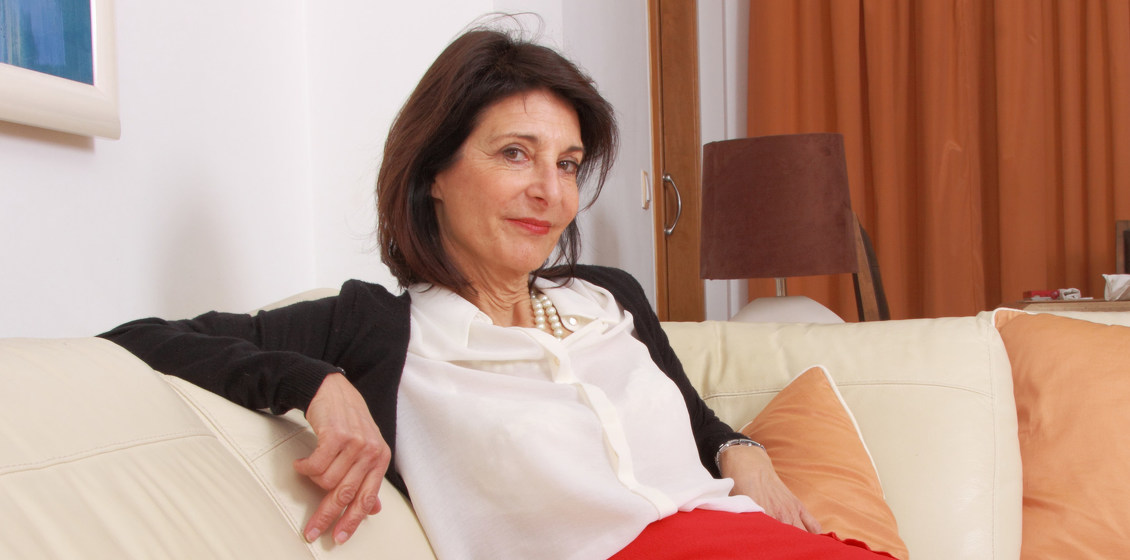 British Hairy Housewife Masturbating on the Couch