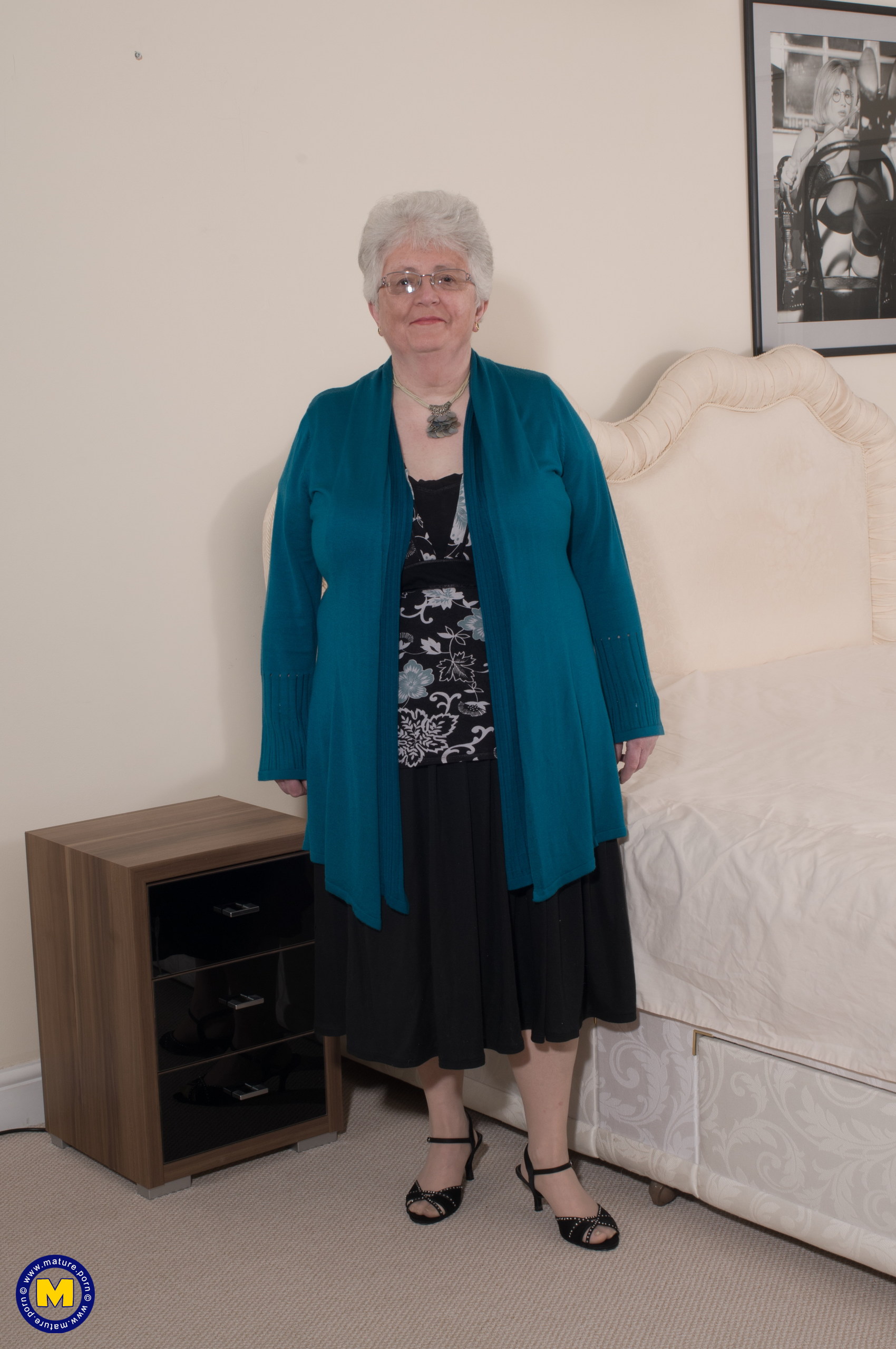 Grandma with Huge Tits Puts Two Dildos in Her Pussy
