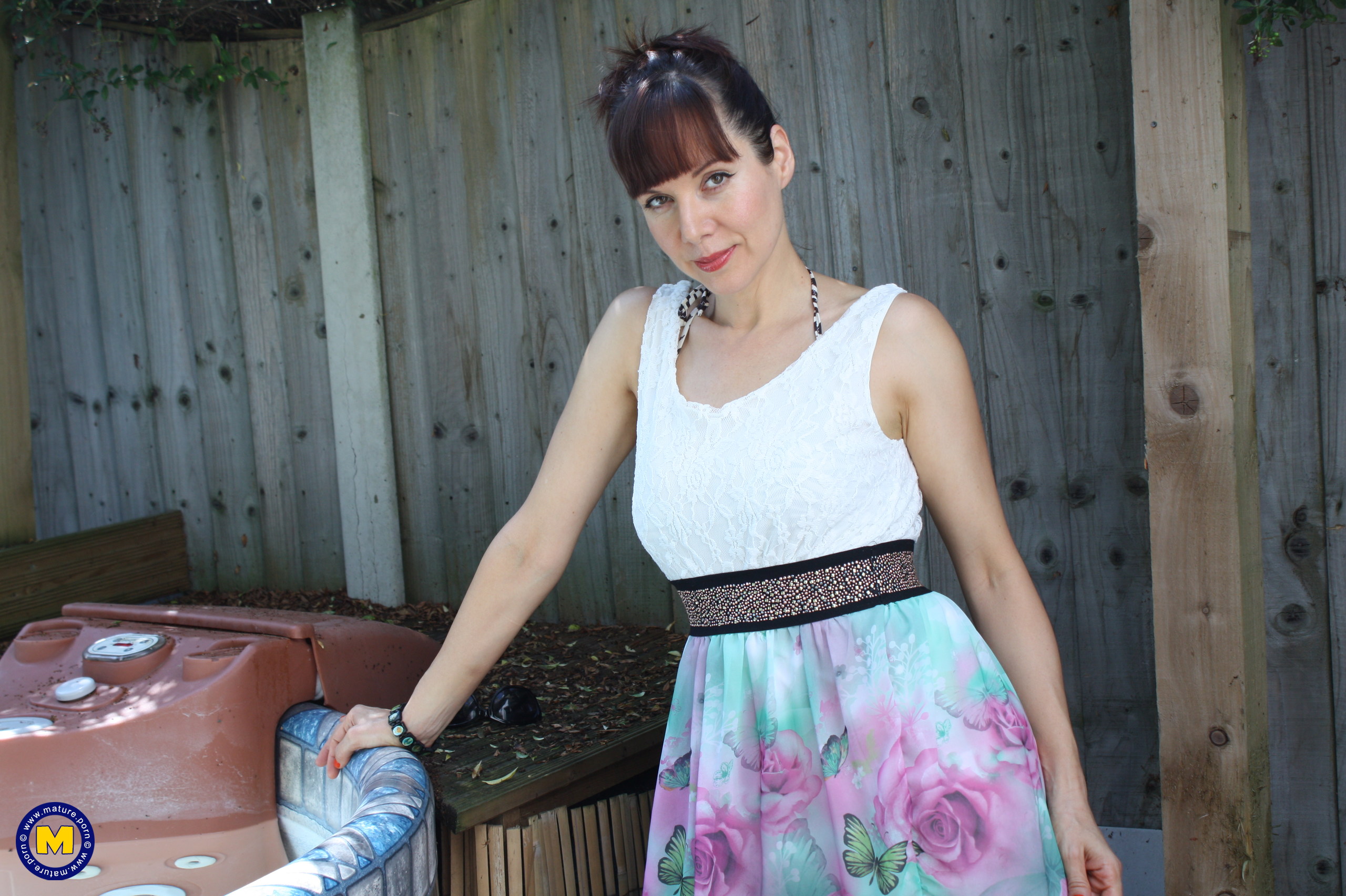 British hot housewife having fun at here pool