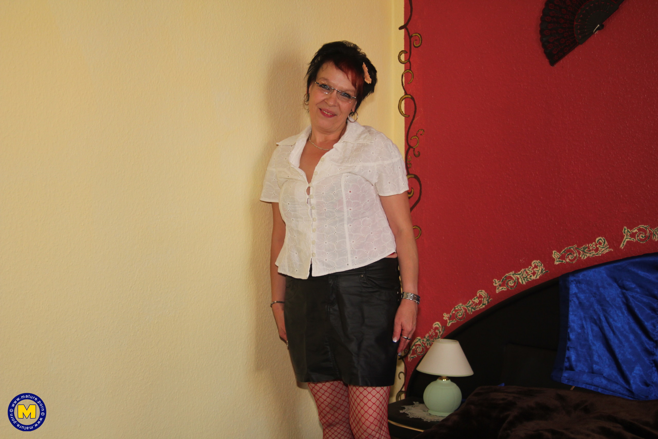 Naughty Housewife with Glasses Masturbating