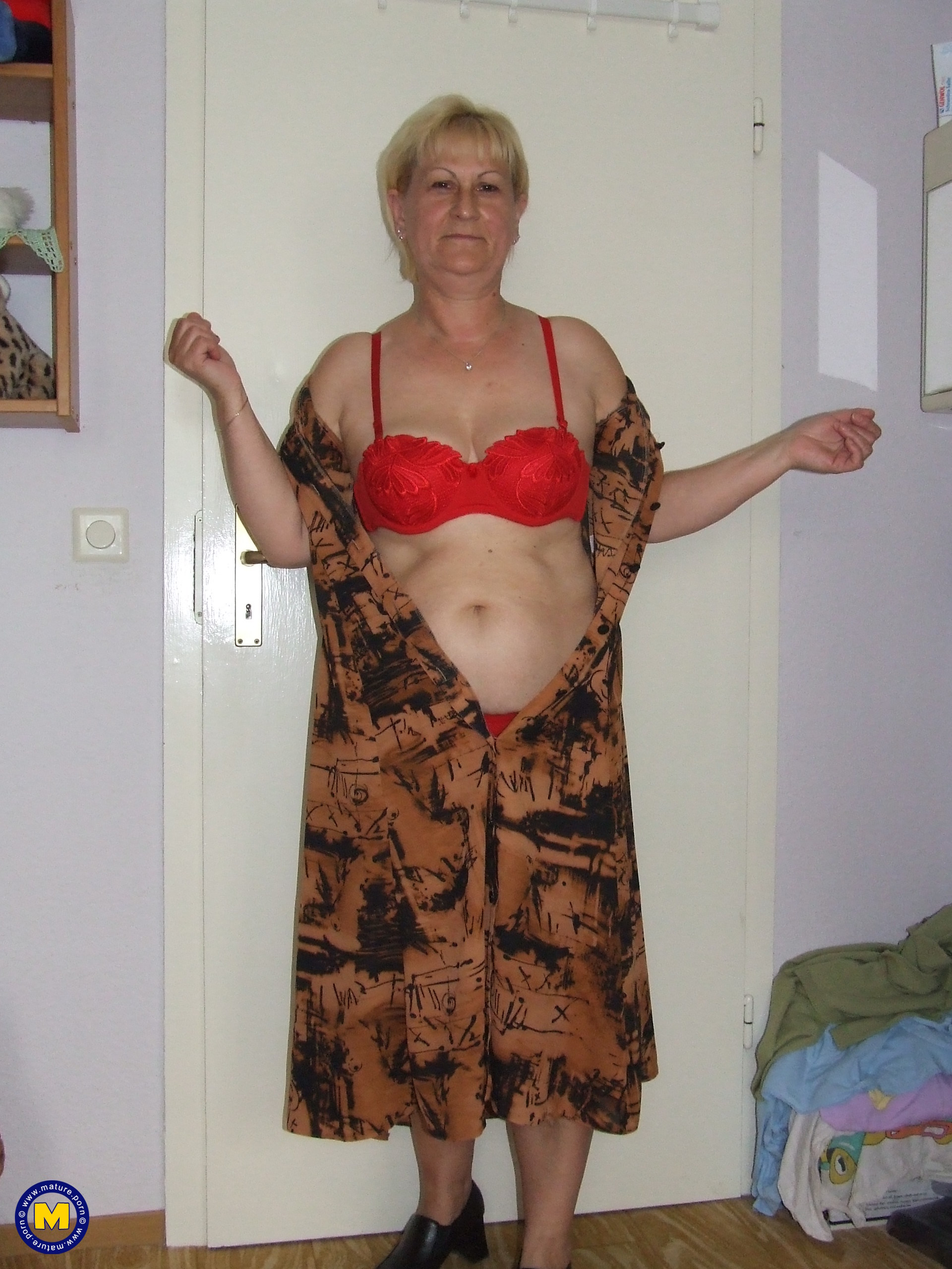 Horny Housewife Dagmar Touching Her Pink Wet Vagina