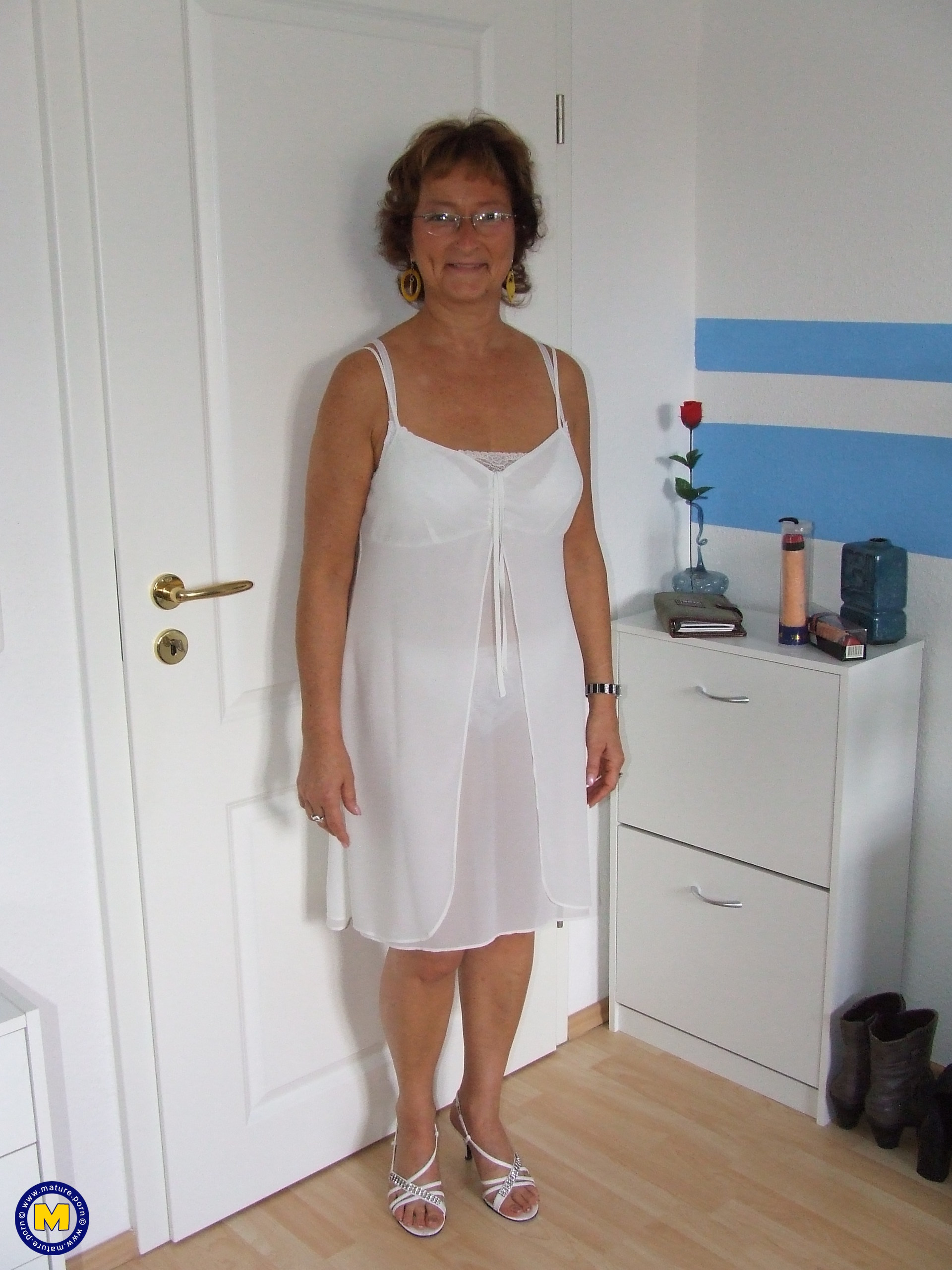 German Mature Amateur Hd - German mature amateur with her glasses on stripping in her bedroom - Mature .nl