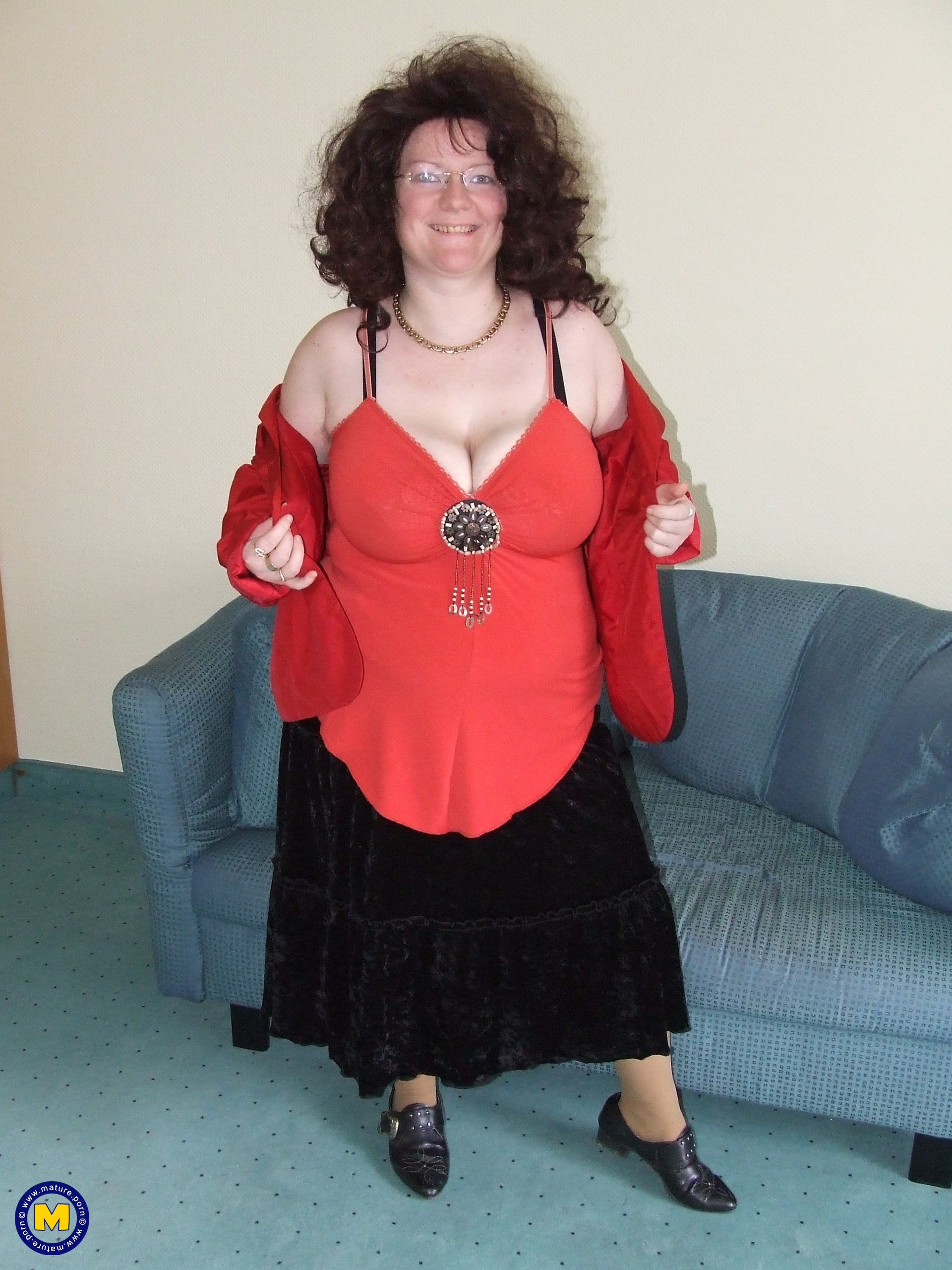 Big Amateur Lady with Huge Natural Tits